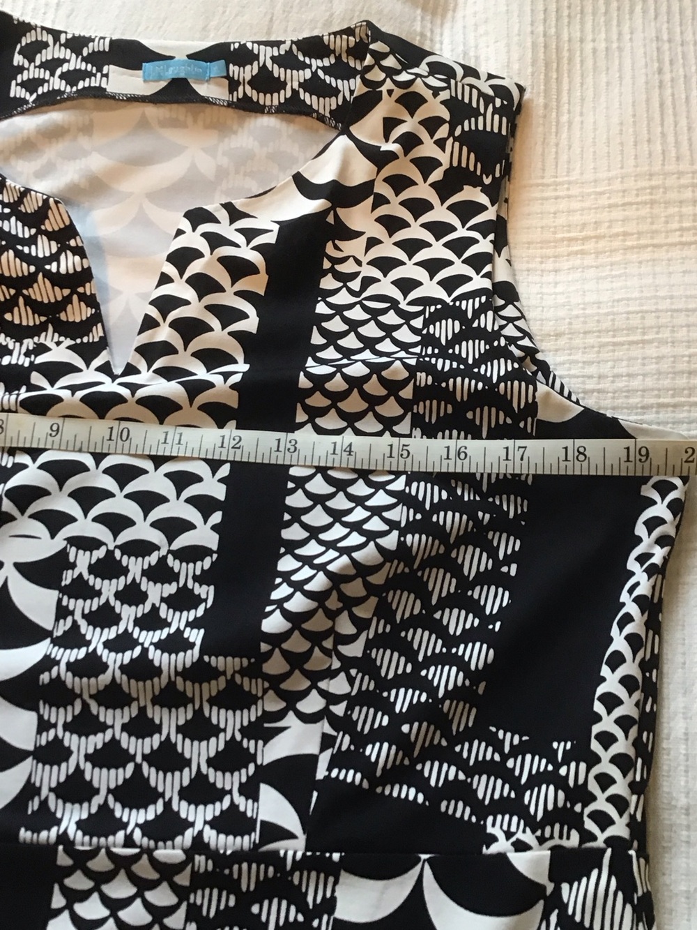 J McLaughlin Sleeveless Black and White Patchwork-Print Dress - Picture 4 of 5